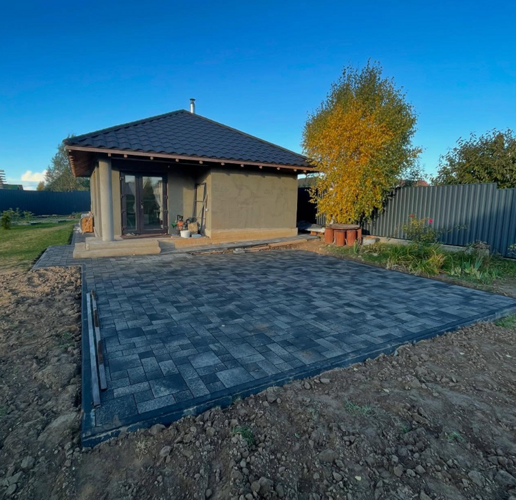 otmostka_iz_trot_plitki_2