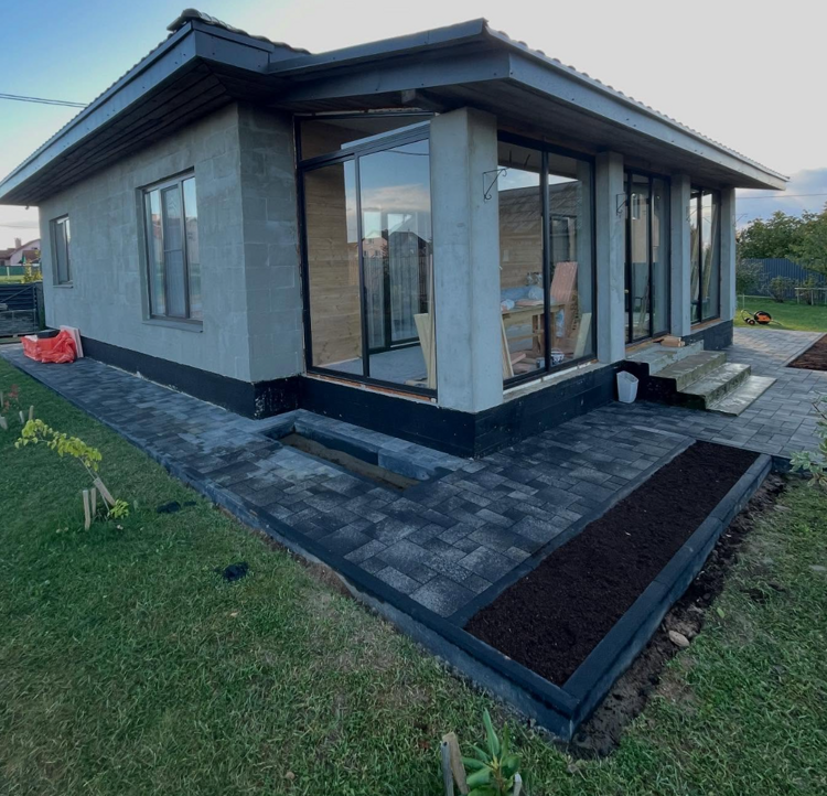 otmostka_iz_trot_plitki_1