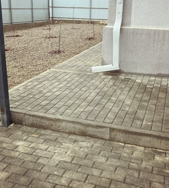 bruschatochnaya_otmostka_27