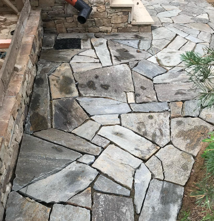 otmostka_iz_plitnika_11